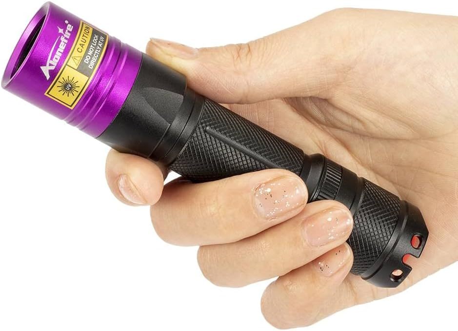 Výkonná UV 365nm 10W svítilna s filtrem ZWB2, briv