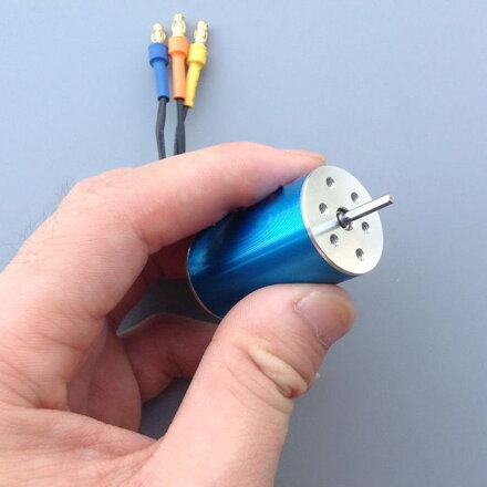 2440 BLDC motor, bezsenzorový 2S-3S