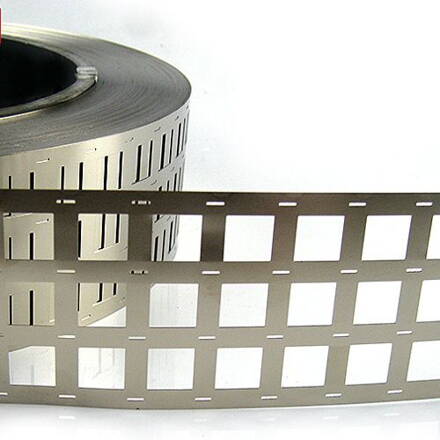 Čtverná poniklovaná ocelová páska pro 4x18650 10m